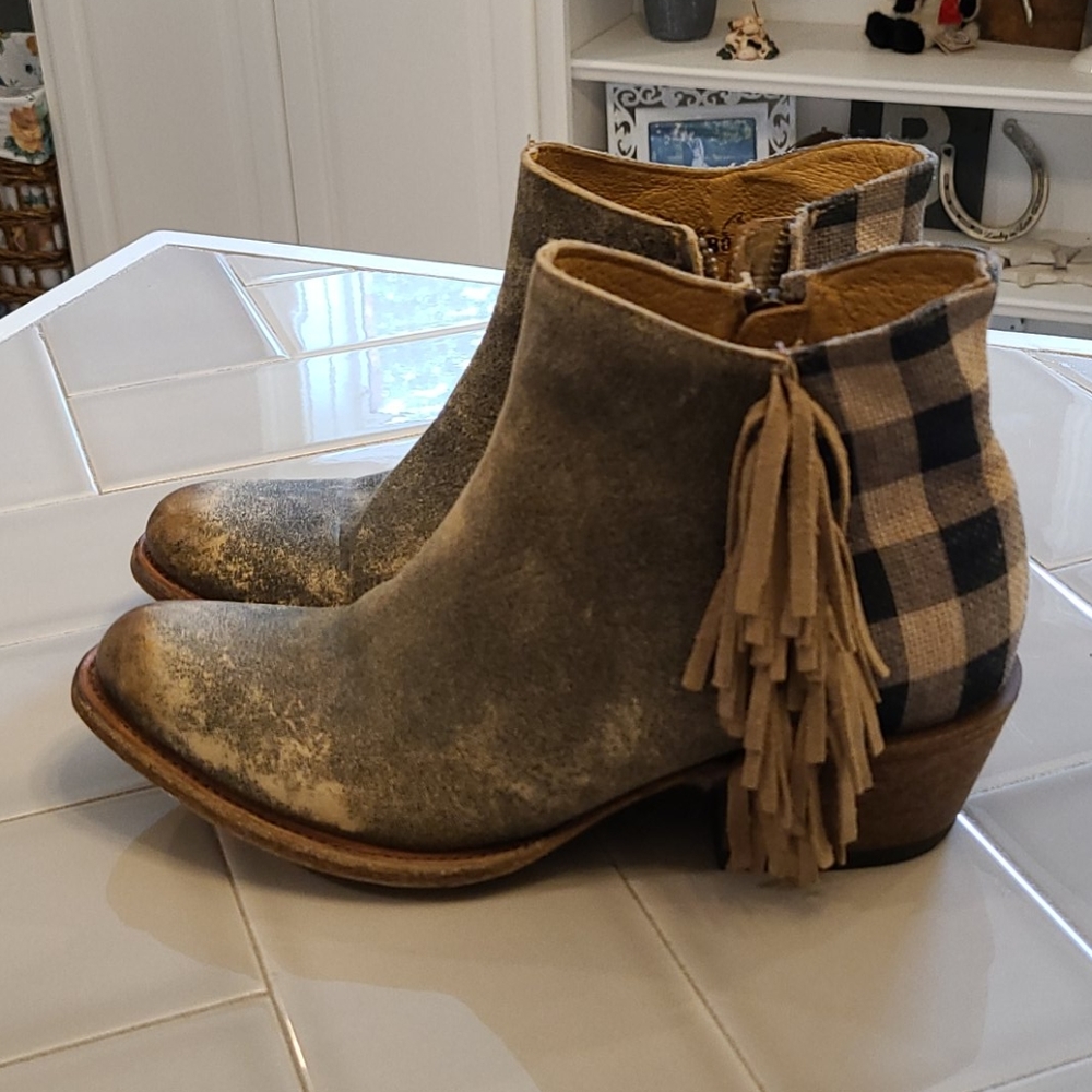 Macie Bean Lumberjill Booties 8.5